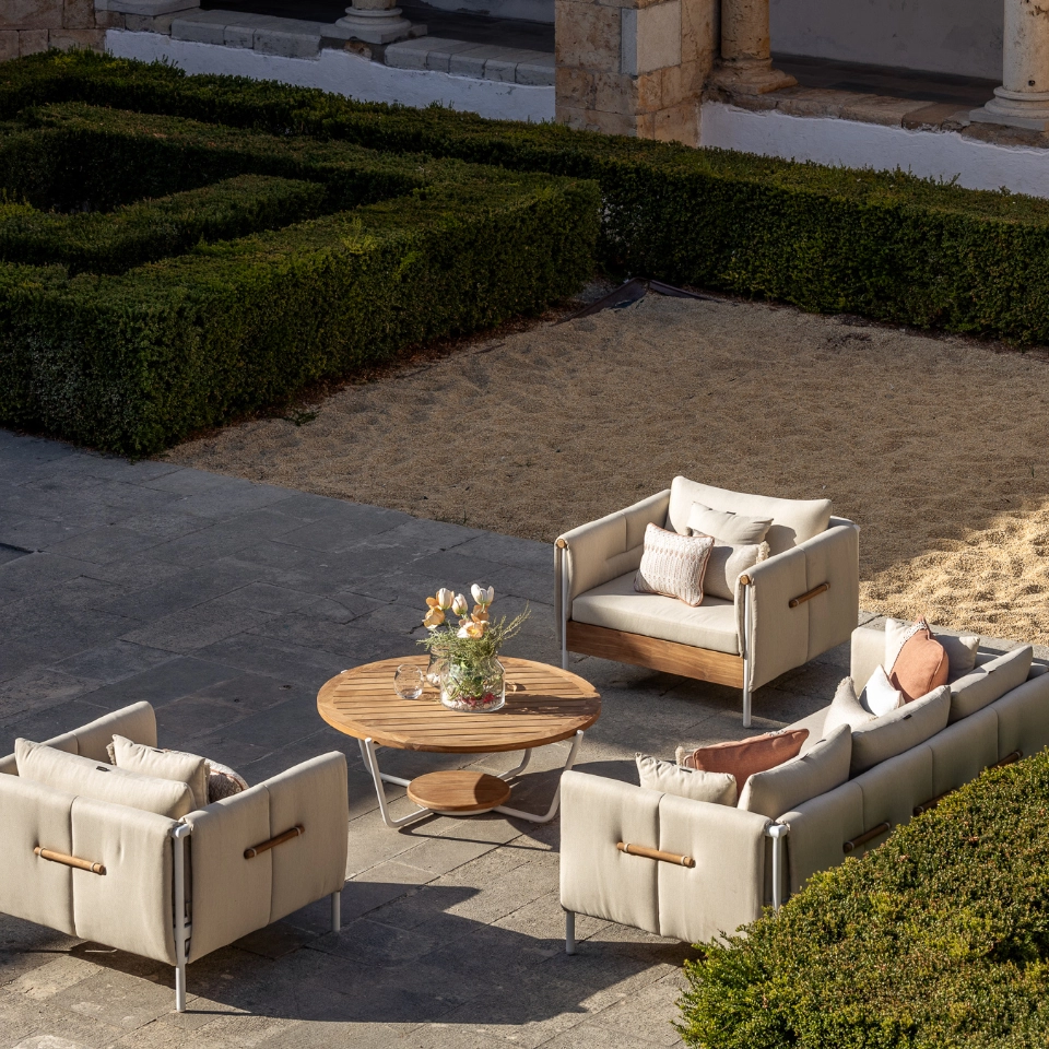 Luxury Pergolas Cade
